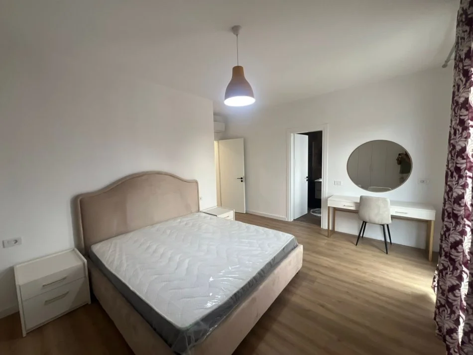 Tirane, jepet me qera 2+1+Ballkon Kati 3, 800 € 