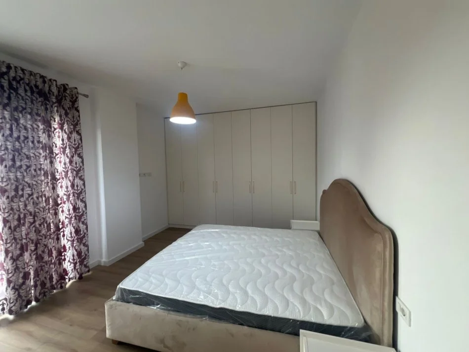 Tirane, jepet me qera 2+1+Ballkon Kati 3, 800 € 