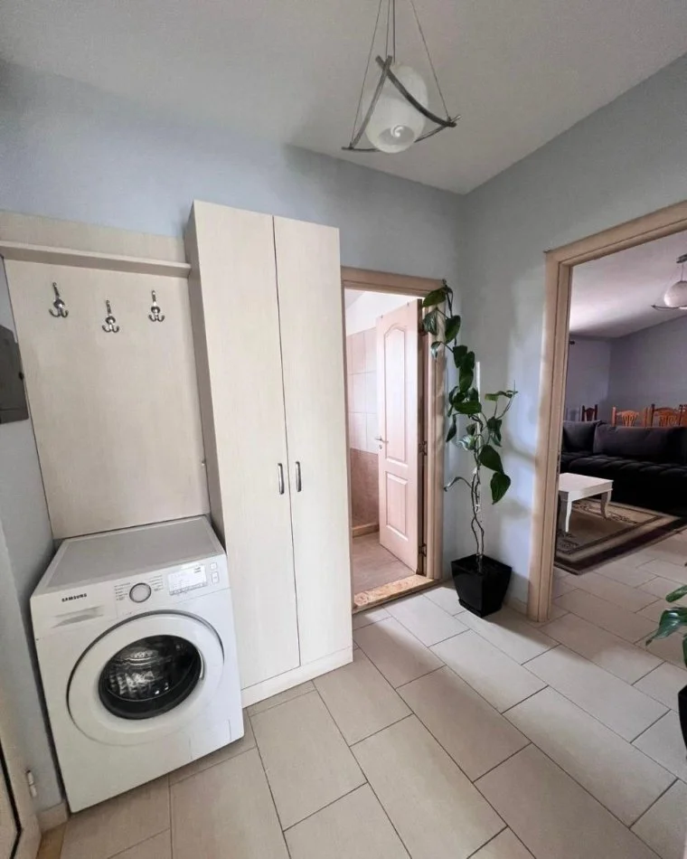 Tirane, jepet me qera apartament 2+1+Ballkon Kati 3, 96 m² 500 € 