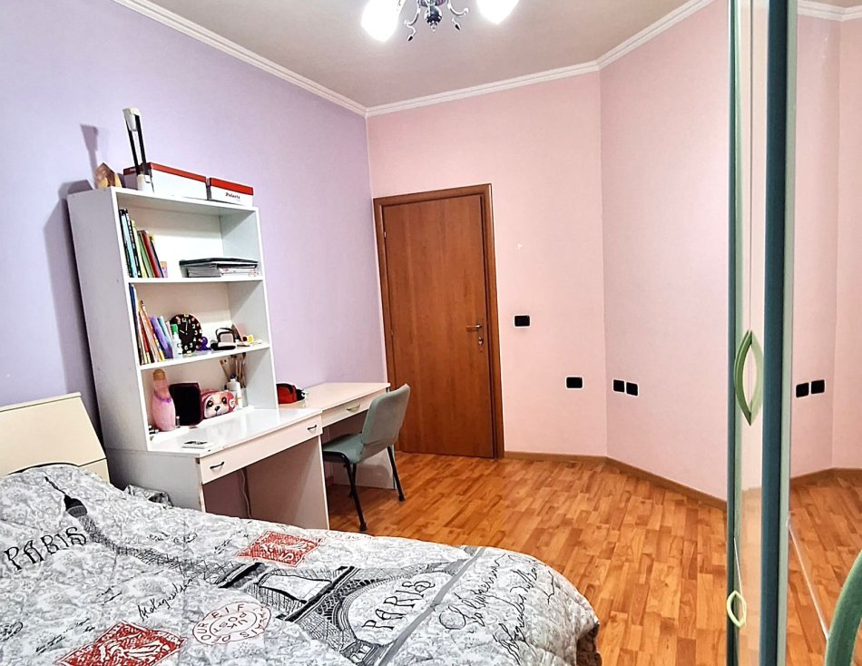 Me Qera : 3+1+2wc📍Brryl (Buze Lanes) - 700€- S.170m² - Kt.12 || Kuzhine me vete✨️