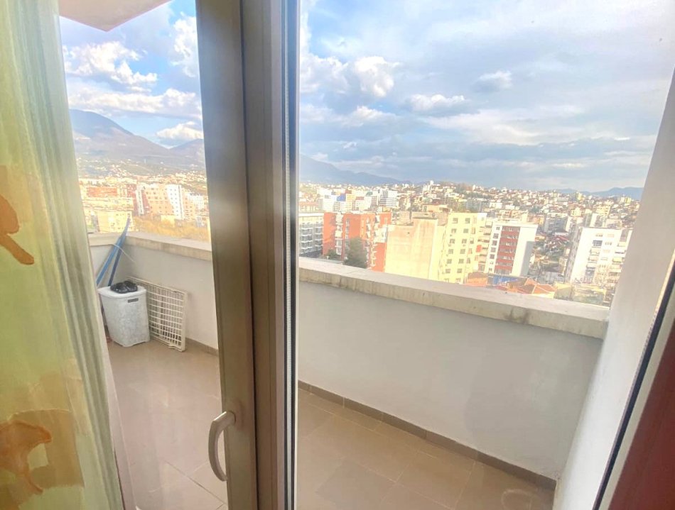 Me Qera : 3+1+2wc📍Brryl (Buze Lanes) - 700€- S.170m² - Kt.12 || Kuzhine me vete✨️