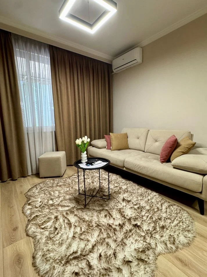 Tirane, jepet me qera apartament 1+1 Kati 4, 65 m² 900 € 