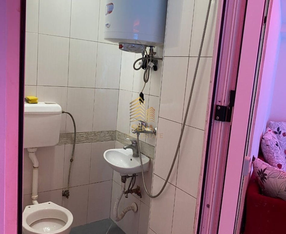 Tirane, jepet me qera garsonier 1+1 Kati 0, 50 m² 200 € (Rruga Shefqet Kuka)