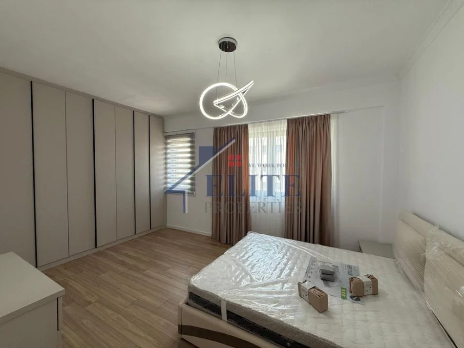 Tirane, jepet me qera apartament 2+1+Ballkon Kati 6, 117 m² 800 € 