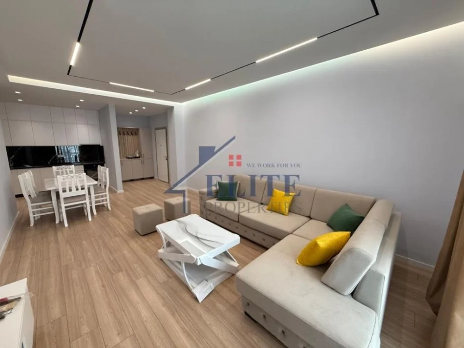 Tirane, jepet me qera apartament 2+1+Ballkon Kati 6, 117 m² 800 € 