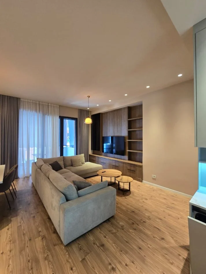 Tirane, jepet me qera apartament 2+1+Ballkon Kati 5, 128 m² 1.200 € (Delijorgji)