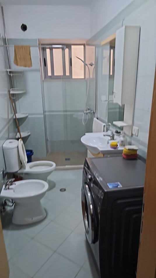 Tirane, jap me qera apartament 2+1+Ballkon Kati 4, 100 m² 550 € (Rruga Teodor Keko)