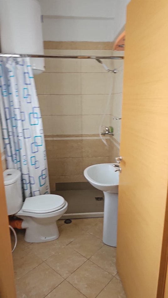 Tirane, jap me qera apartament 2+1+Ballkon Kati 4, 100 m² 550 € (Rruga Teodor Keko)