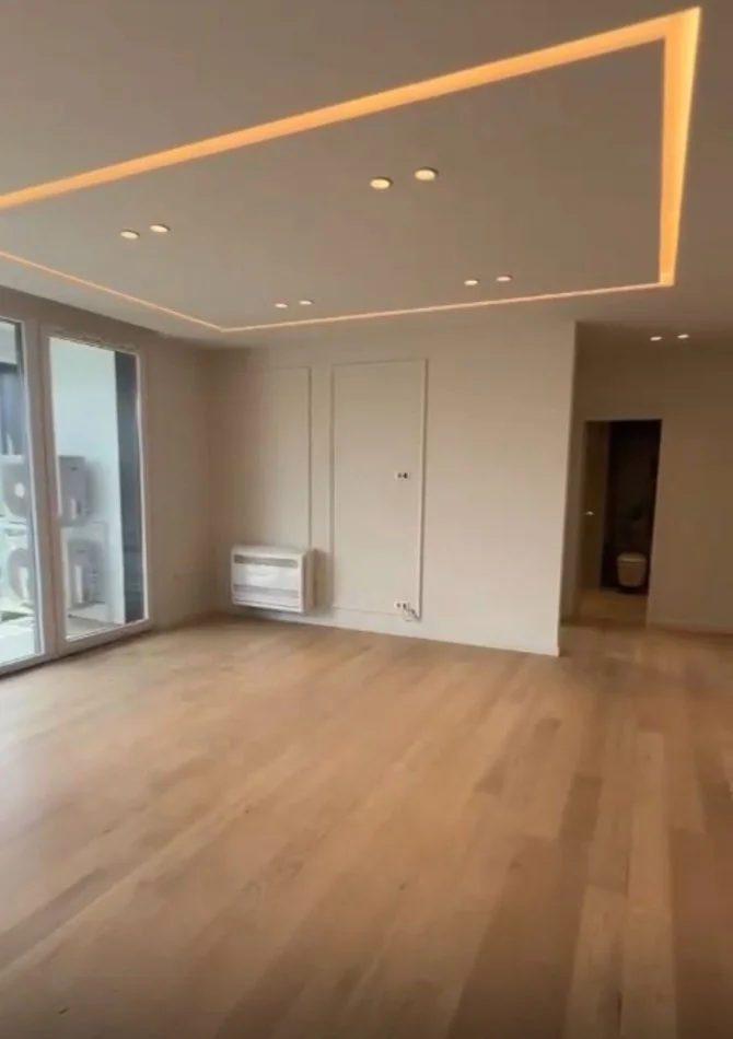 Tirane, shitet apartament 3+1+Ballkon , 153 m² (Sauk, prane Pallatit te Brigadave)