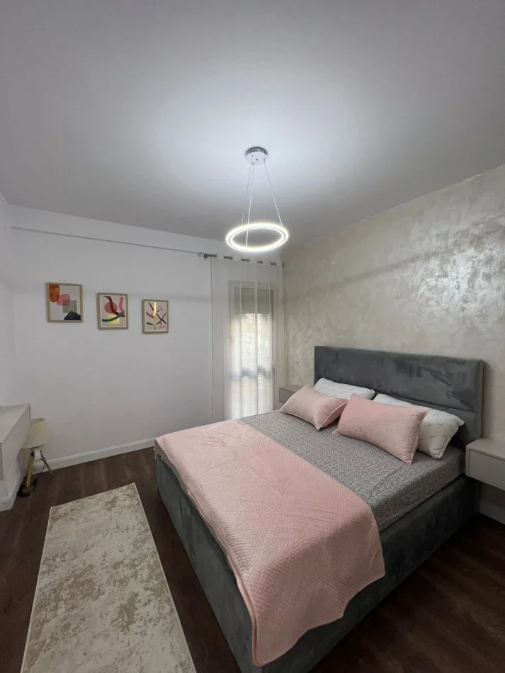 Tirane, shitet 1+1+Ballkon Kati 2, 105.000 € 