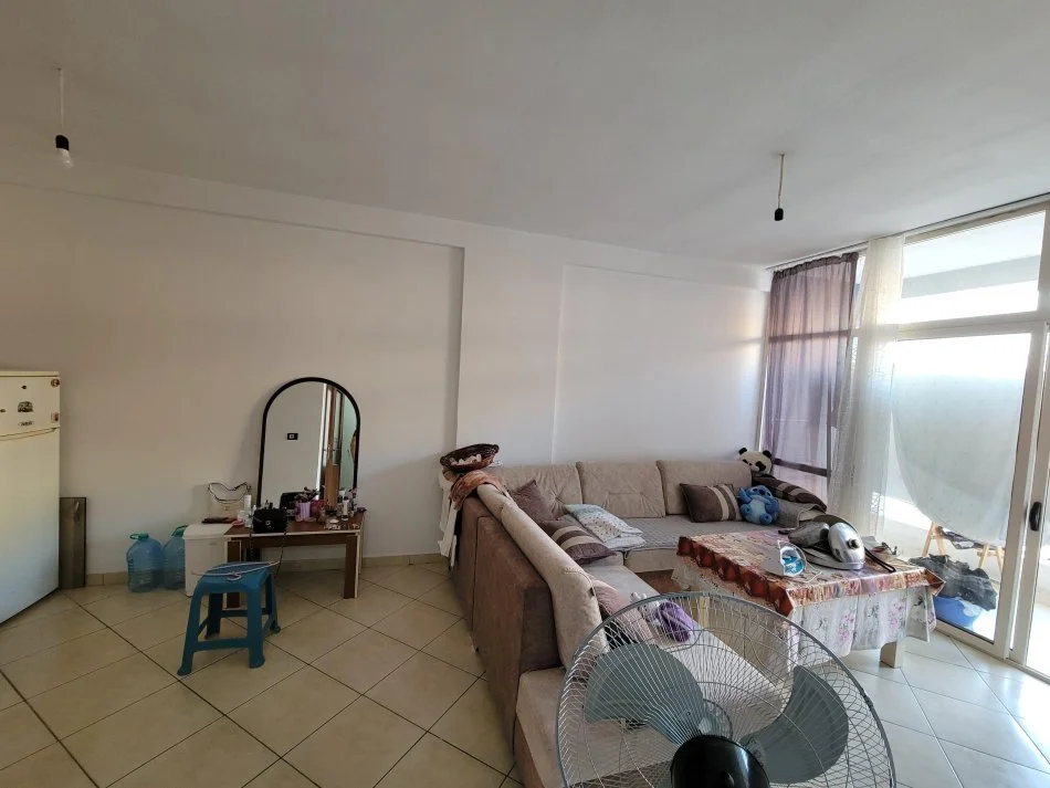 SHITET Apartament 1+1  📍Astir, prane Fratarit 🏢Kati: 7, me ashensor  📐Sip. 60m² Neto, 70m² Bruto  💶 Çmimi : 94.500€ Shitet Bosh