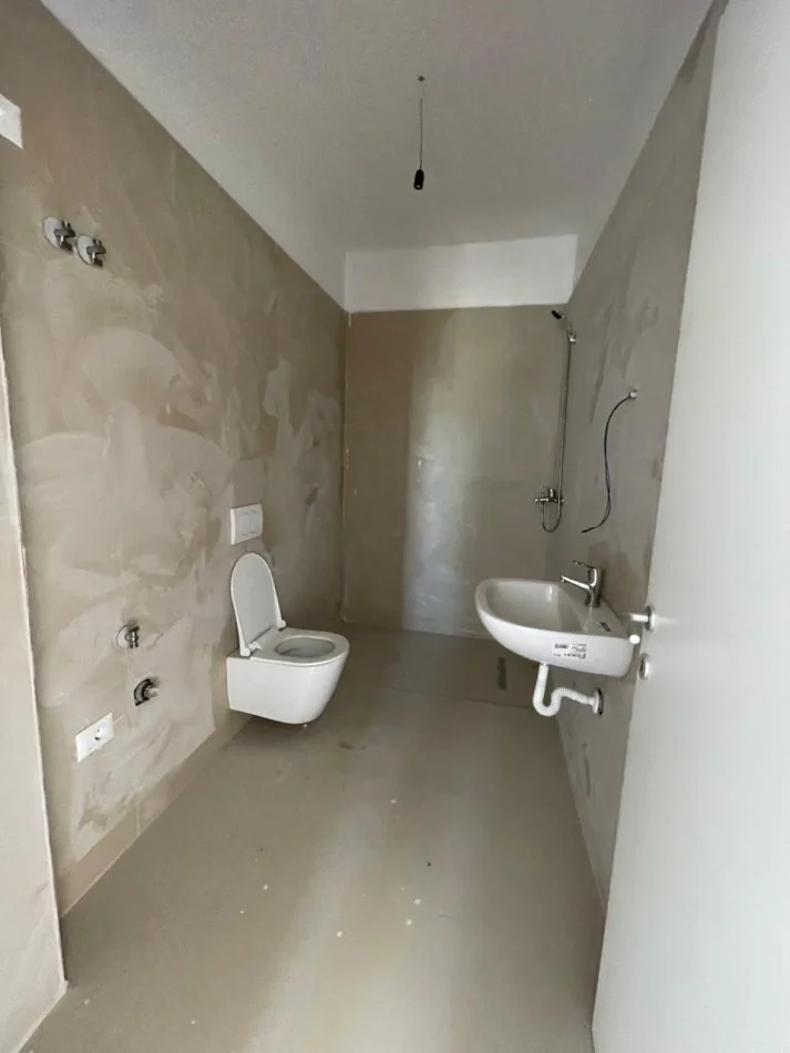 Tirane, shitet apartament 2+1+Ballkon , 125 m² 198.600 € (Bulevardi i Ri)