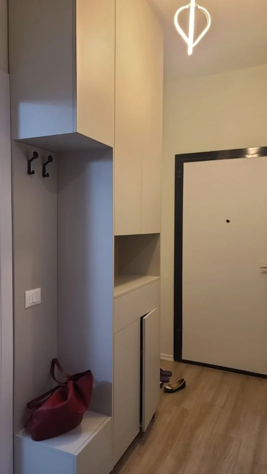 Tirane, jepet me qera apartament 1+1 Kati 9, 50 m² 800 € (Rruga Riza Cerova)