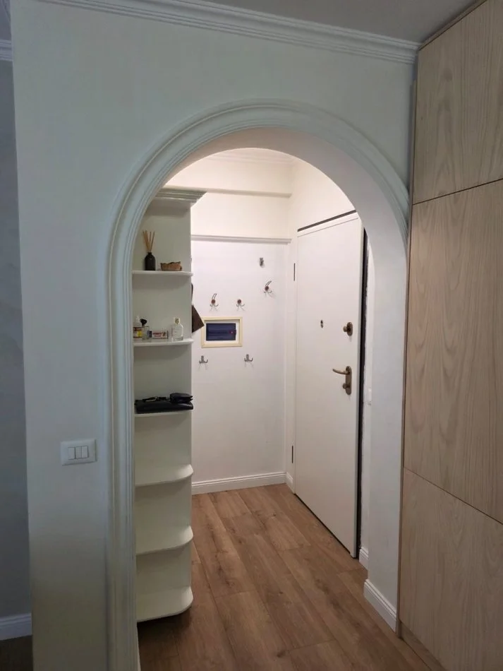 Tirane, jepet me qera apartament 2+1 Kati 4, 110 m² 750 € (mbikalimi komunes)