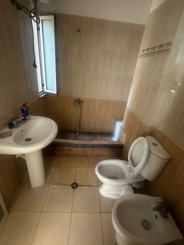 Tirane, shitet apartament 1+1 Kati 1, 54 m² 75.000 € (Kristal Center)