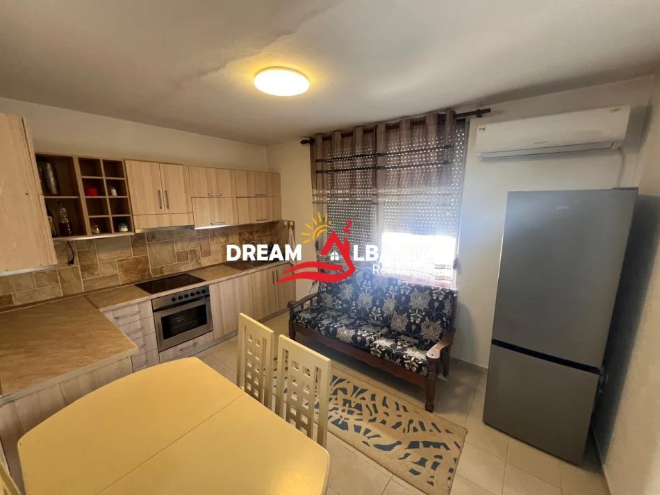 Tirane, jepet me qera apartament 2+1 , 80 m² 650 € (tek Rruga e Durresit prane Gjimnazit Qemal Stafa)