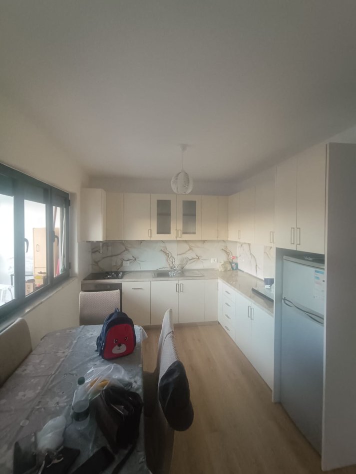 Tirane, jepet me qera nga Pronari, pa-komision apartament 2+1+Ballkon Kati 5, 94 m² 400 € (Spitali Hygea - Casa Italia)