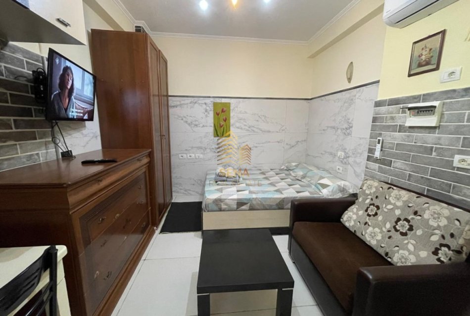 Tirane, jepet me qera garsonier 1+1 Kati 1, 35 m² 330 € (Rruga Gjon Mili)