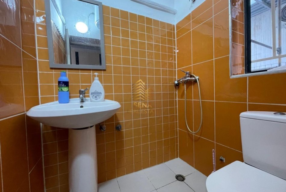 Tirane, jepet me qera garsonier 1+1 Kati 1, 35 m² 330 € (Rruga Gjon Mili)