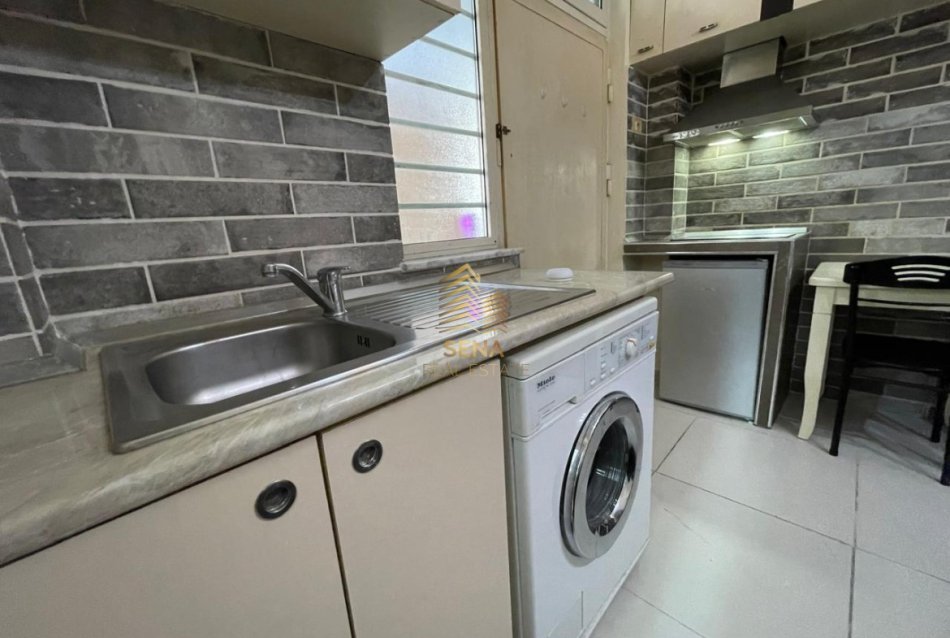 Tirane, jepet me qera garsonier 1+1 Kati 1, 35 m² 330 € (Rruga Gjon Mili)