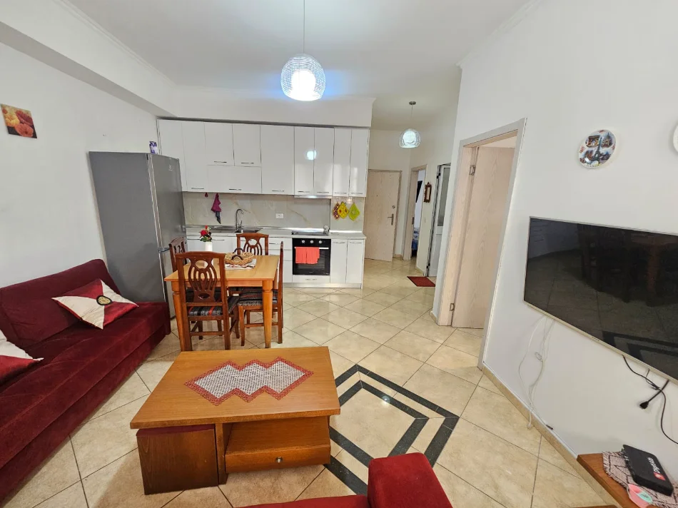 Shkembi Kavajes, jepet me qera apartament 2+1+Aneks+Ballkon Kati 1, 90 m² 350 € 