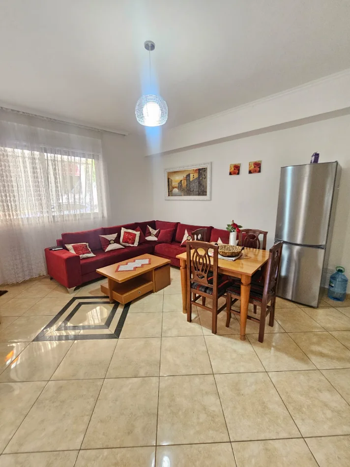 Shkembi Kavajes, jepet me qera apartament 2+1+Aneks+Ballkon Kati 1, 90 m² 350 € 