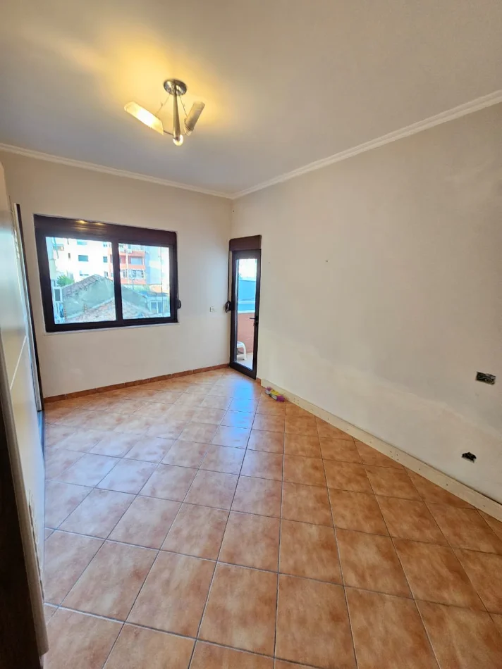 Durres, shitet apartament 1+1+Aneks+Ballkon Kati 3, 77 m² 85.000 € 
