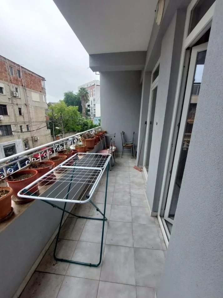 Tirane, shitet 3 Katshe , 200 m² 450.000 € (Rruga Elbasanit,Shkolla e Baletit)