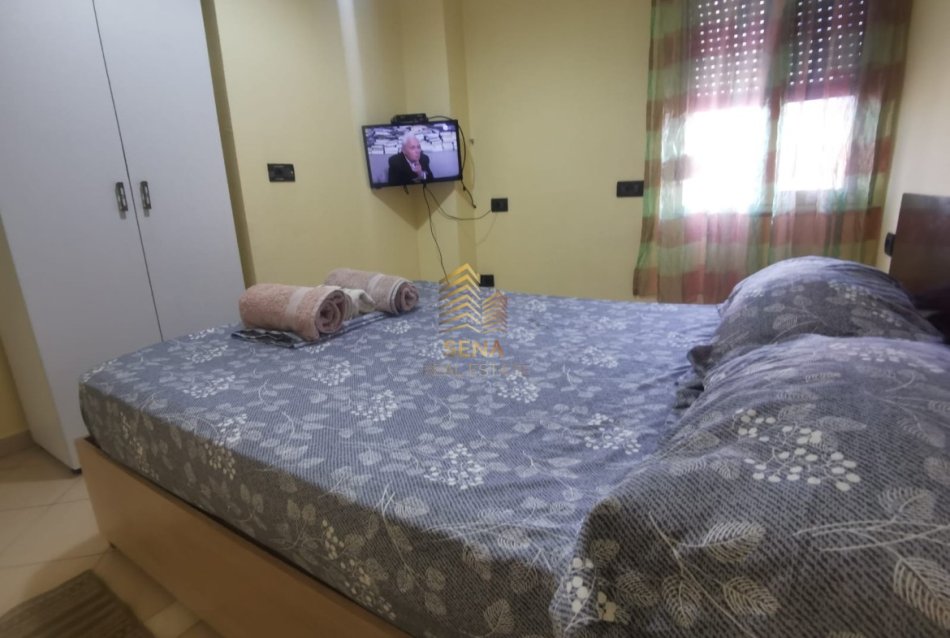 Tirane, jepet me qera apartament 1+1+Ballkon Kati 4, 48 m² 420 € (Rruga 5 Maji)