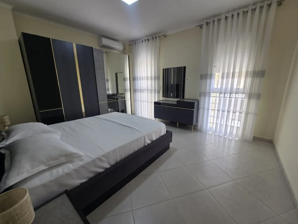 Tirane, jepet me qera apartament 2+1 Kati 5, 850 € (Rrugen Haxhi Hysen Dalliu (Prokuroria ))