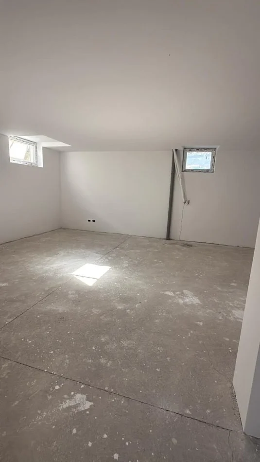 Tirane, shitet Vile 3 Katshe Kati 3, 326 m² 850.000 € (Prane TEG)