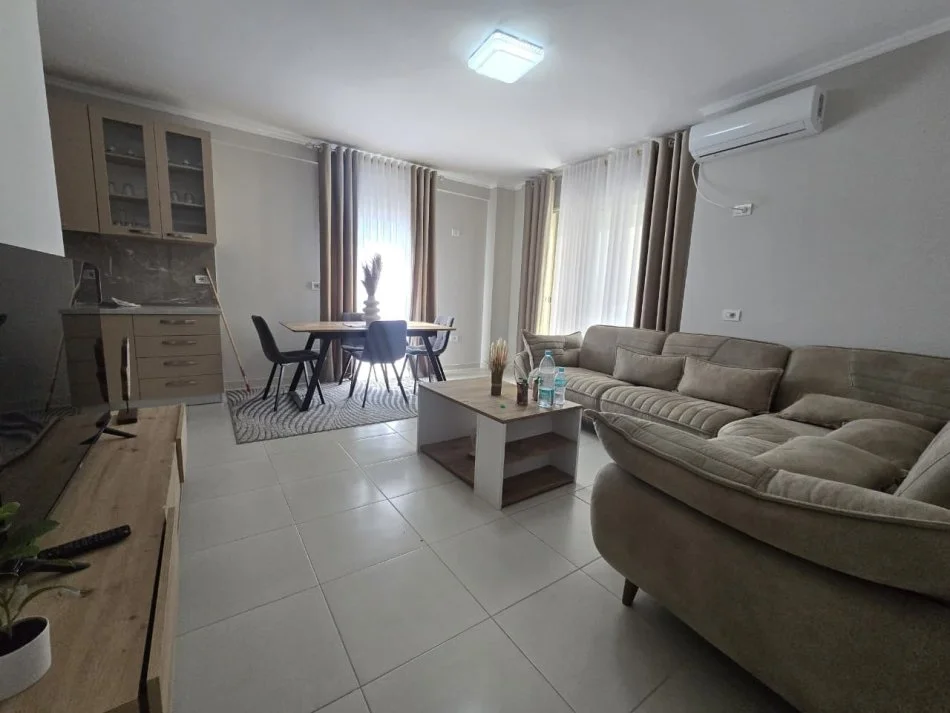 Tirane, jepet me qera apartament 2+1 Kati 5, 850 € (Rrugen Haxhi Hysen Dalliu (Prokuroria ))