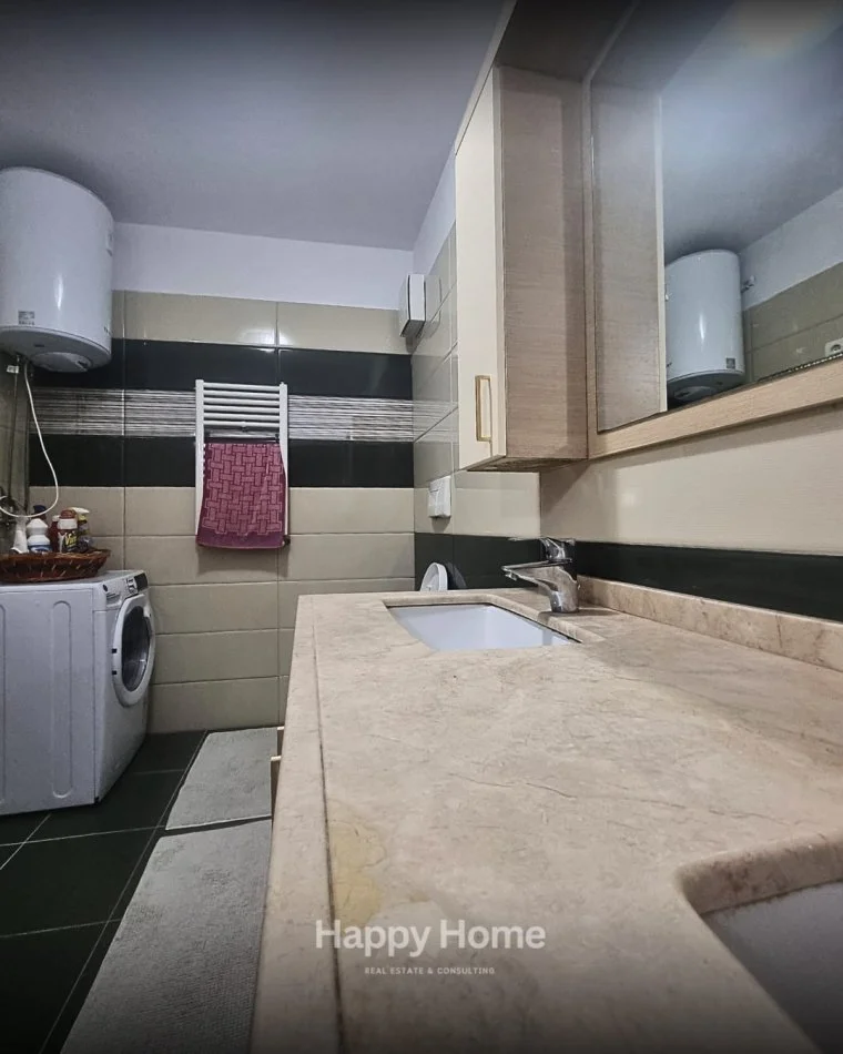 Tirane, jepet me qera apartament 2+1+Ballkon Kati 5, 110 m² 1.000 € (Nobis)