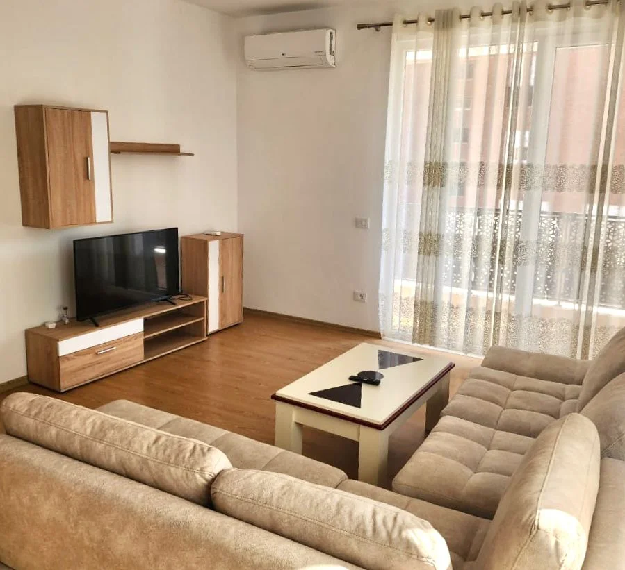 Me Qera: 🏡 2+1+2wc 📍Prane QSUT - Kt 2 - Pllt. I Ri - 70.000 Leke/Muaj 🔥