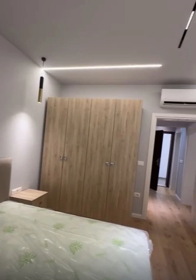 Tirane, jepet me qera apartament 1+1+Ballkon , 75 m² 470 € 