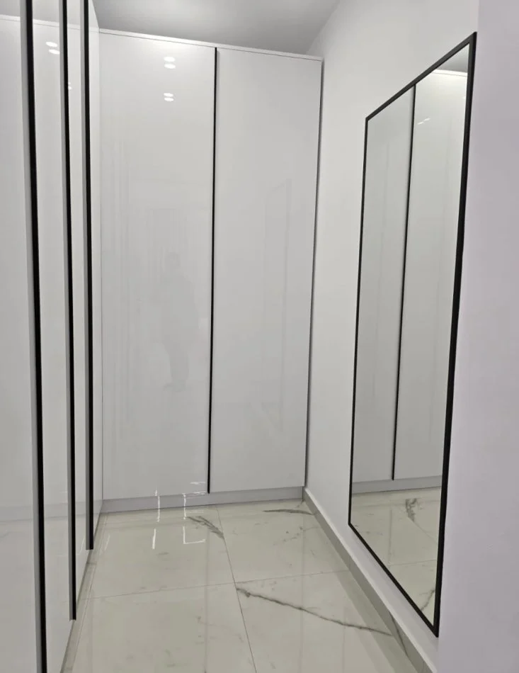 Tirane, jepet me qera apartament 1+1 Kati 5, 650 €