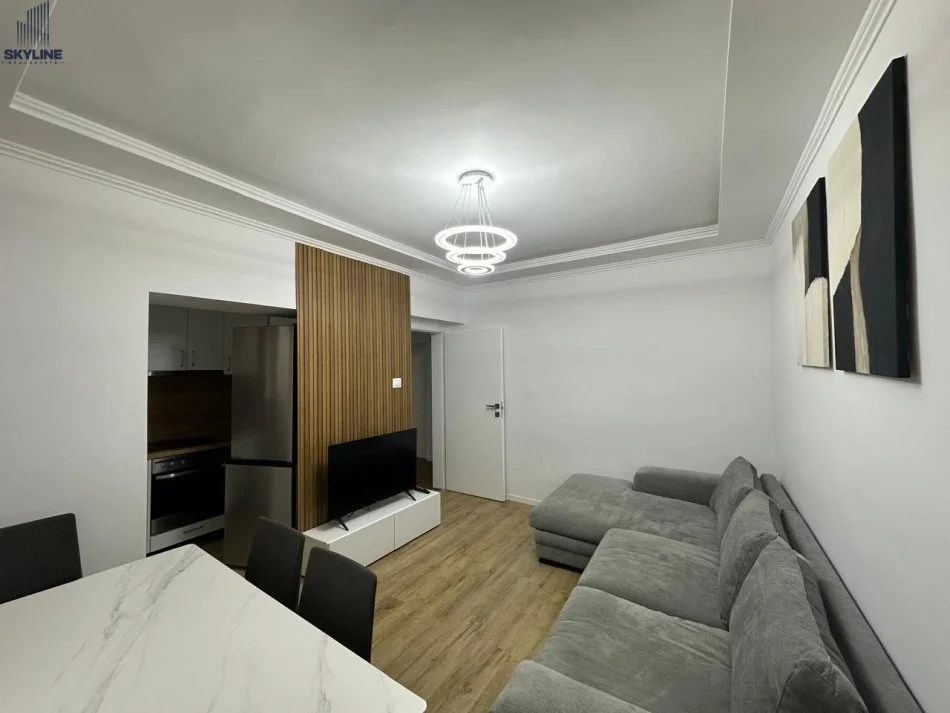 Tirane, jepet me qera apartament 2+1 Kati 0, 100 m² 700 € (Rruga e kavajes)