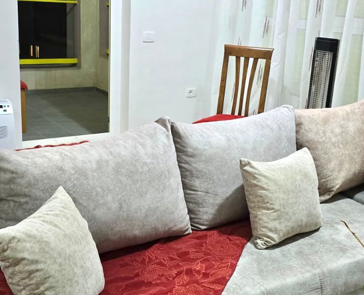 Tirane, jepet me qera apartament 2+1+Ballkon , 84 m² 450 € (Ali Dem (Kompleksi Mangalem 21))