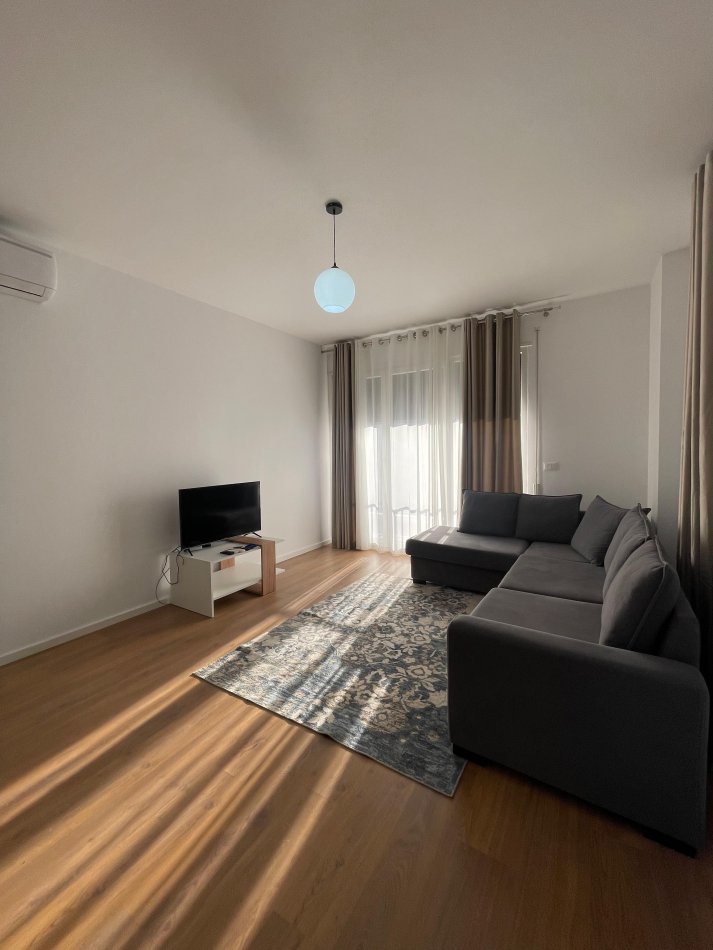 Shqiperi, jepet me qera apartament 2+1+Ballkon Kati 3, 100 m² 800 € (Don Bosko Trio Tower)