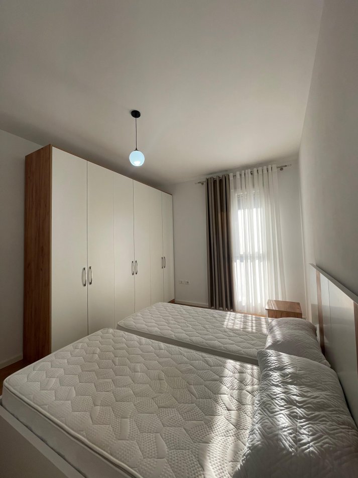 Shqiperi, jepet me qera apartament 2+1+Ballkon Kati 3, 100 m² 800 € (Don Bosko Trio Tower)