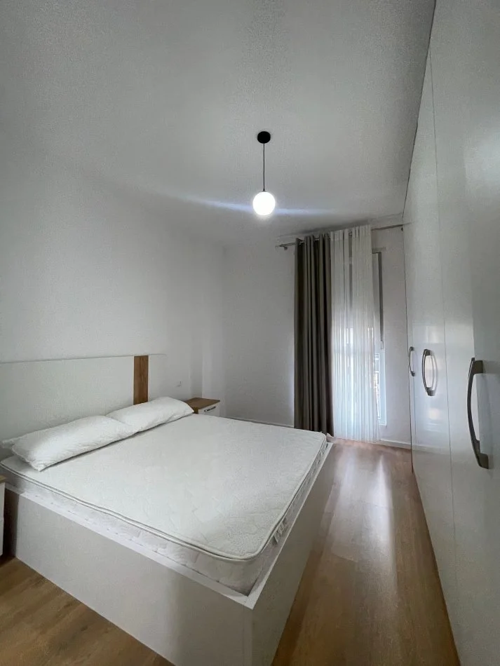 Tirane, jepet me qera apartament 2+1 , 750 € (Don Bosko, Kompleksi Trio Towers)