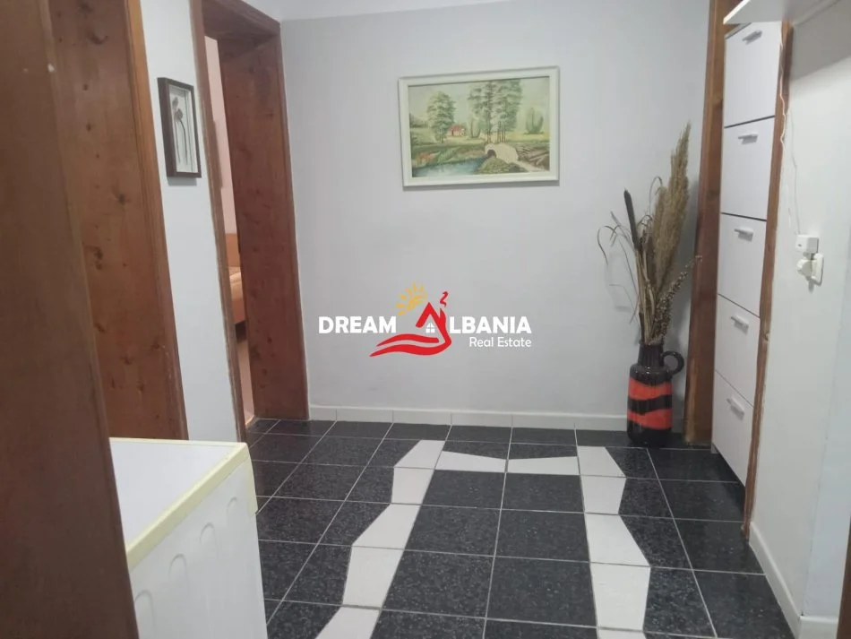 Tirane, jepet me qera apartament 1+1 , 80 m² 550 € (ne Myslym Shyr prane BKT)