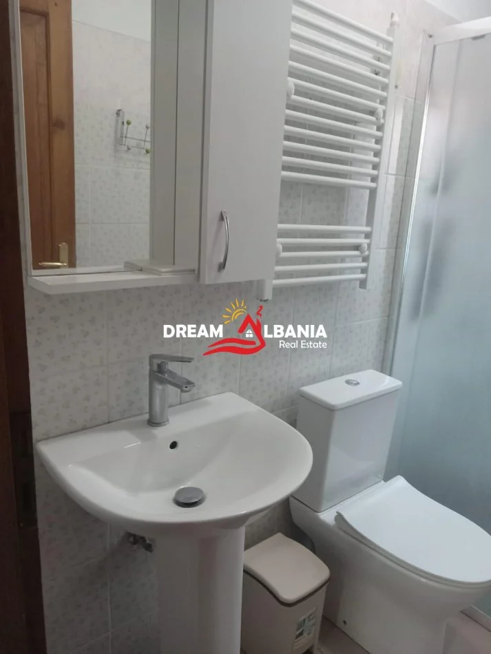Tirane, jepet me qera apartament 1+1 , 80 m² 550 € (ne Myslym Shyr prane BKT)
