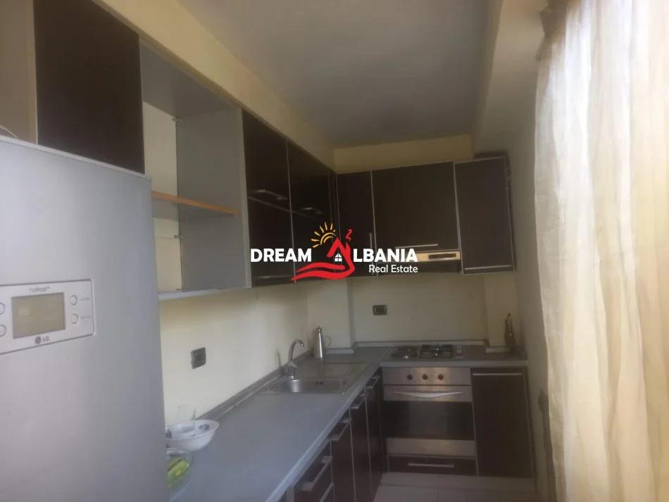 Tirane, jepet me qera apartament 2+1 , 80 m² 600 € (Muhamet Gjollesha)