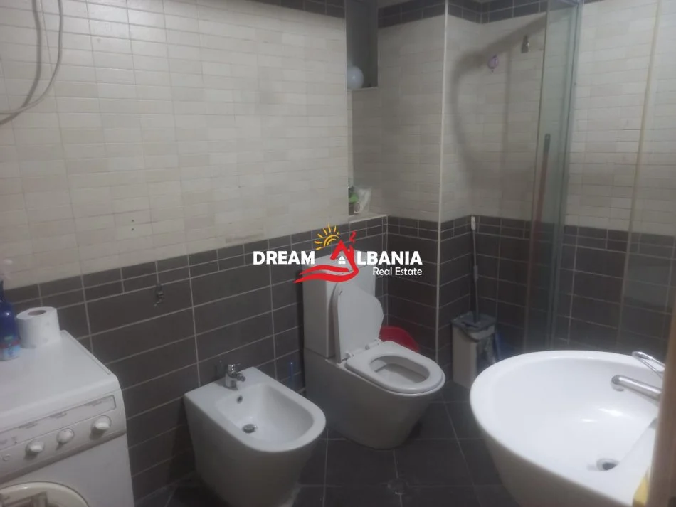 Tirane, jepet me qera apartament 2+1 , 80 m² 600 € (Muhamet Gjollesha)