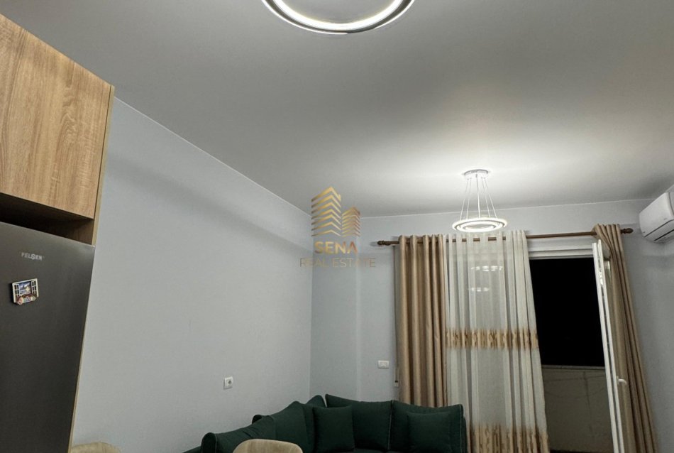 Tirane, jepet me qera apartament 1+1+Ballkon Kati 3, 60 m² 400 € (Rruga Ramazan Gaxheri)