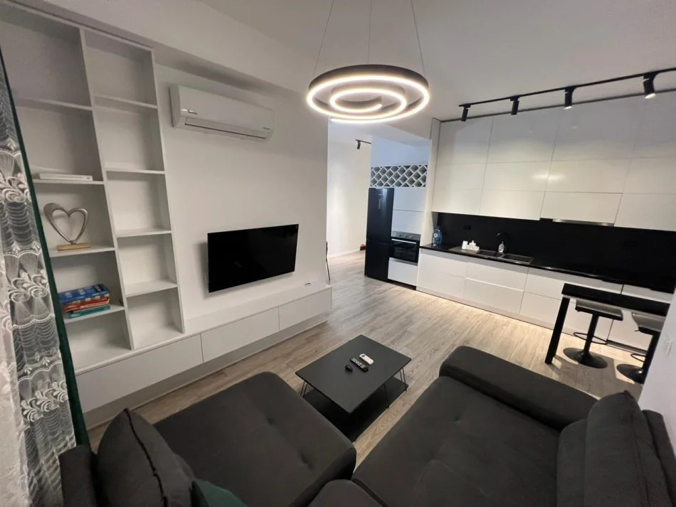 Tirane, shitet apartament 2+1 Kati 2, 88 m²