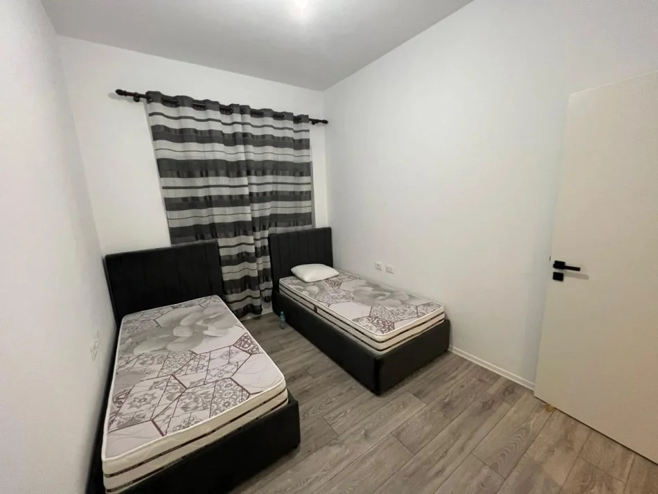 Tirane, shitet apartament 2+1 Kati 2, 88 m²