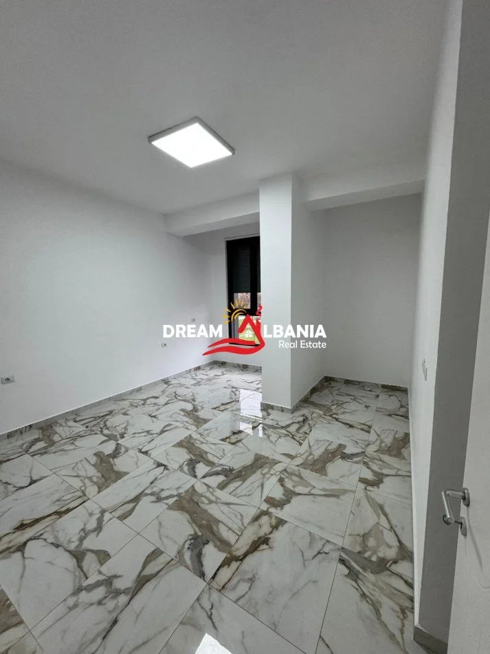 Tirane, jepet me qera apartament 2+1 , 112 m² 600 € (prane Fushes Sportit ne Ali Dem)
