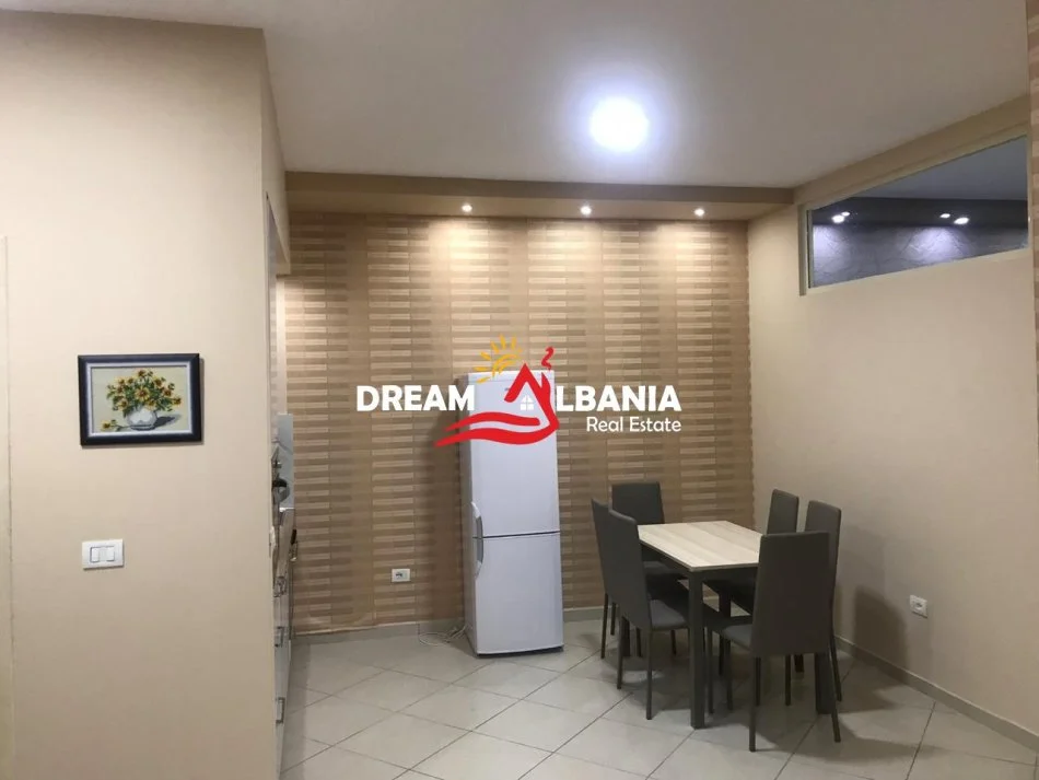 Tirane, jepet me qera apartament 2+1 , 78 m² 650 € (tek Stacioni i Trenit)